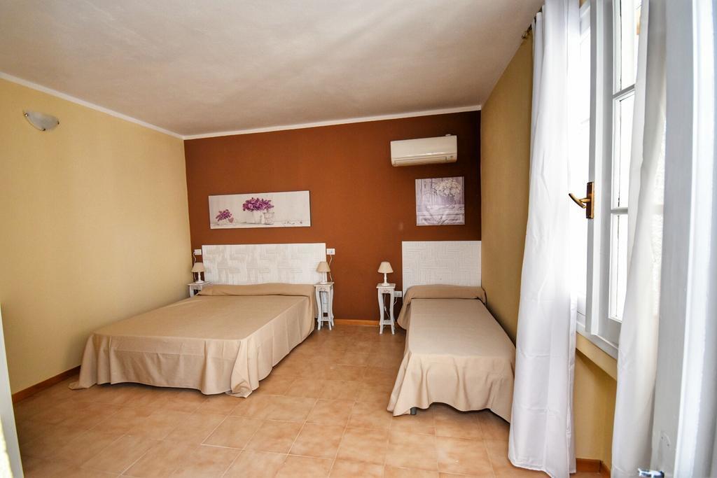 Domus Regia Hotel Olbia Exterior photo